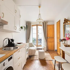 Haussmannian Elegance Close To Montmartre Appartement Paris